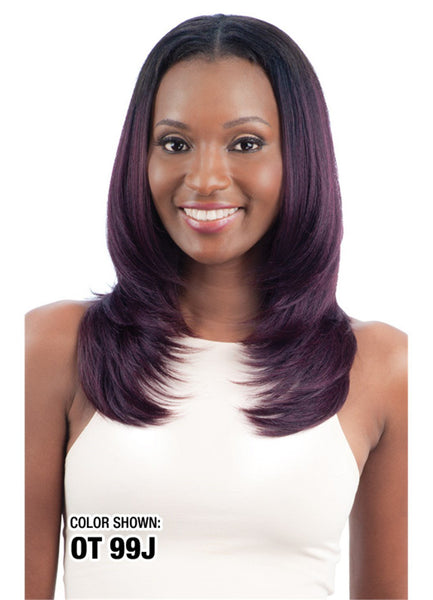 Model Model Oval Part Wig - Part Layered Cut